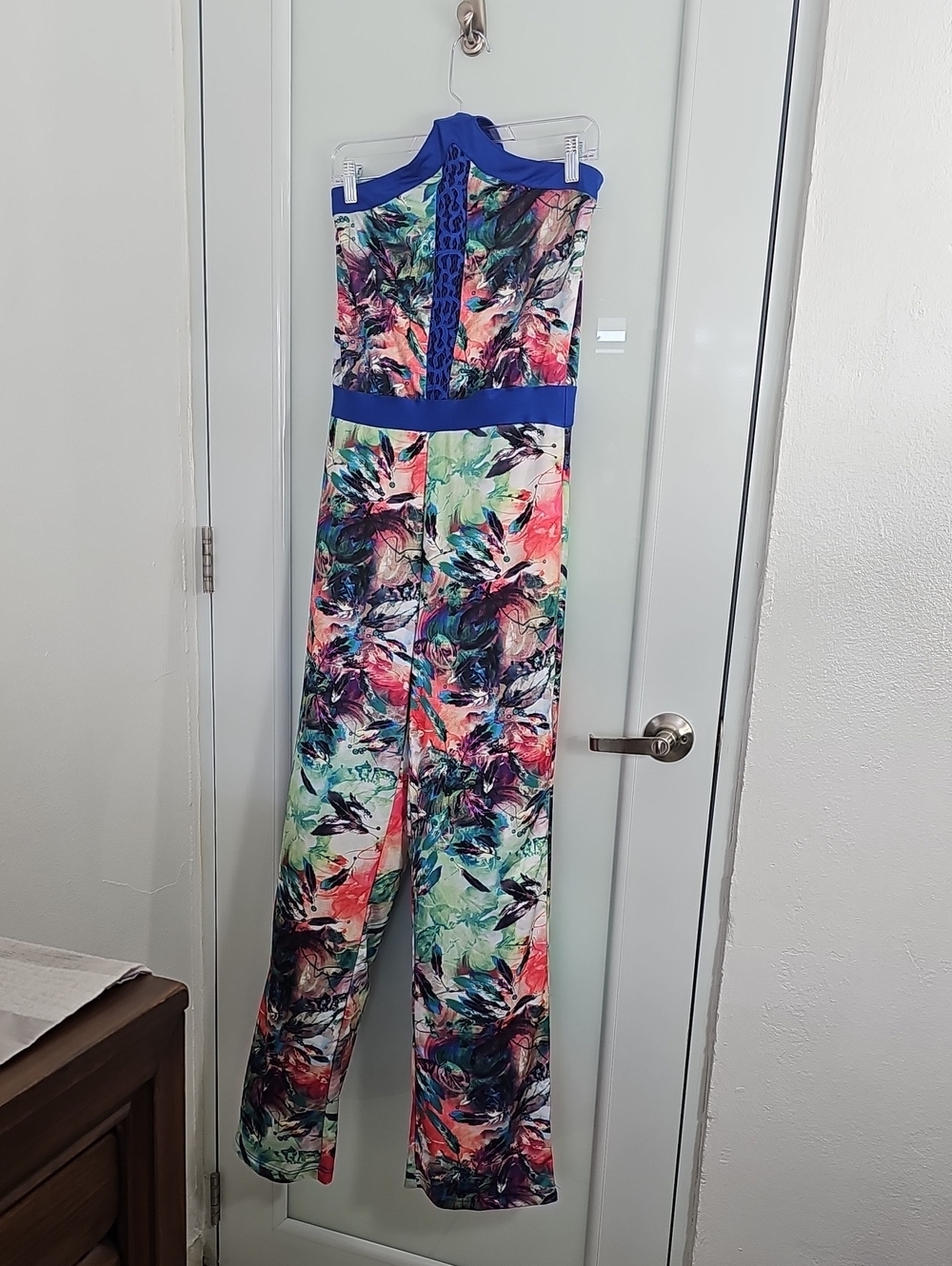 Vibrant Floral & Tropical Cross-Neck Sleeveless Jumpsuit​. Size Med